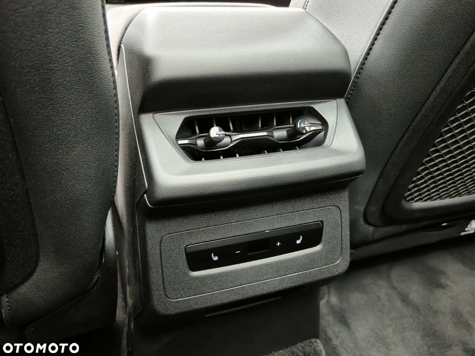 Audi Q6 e-tron - 28