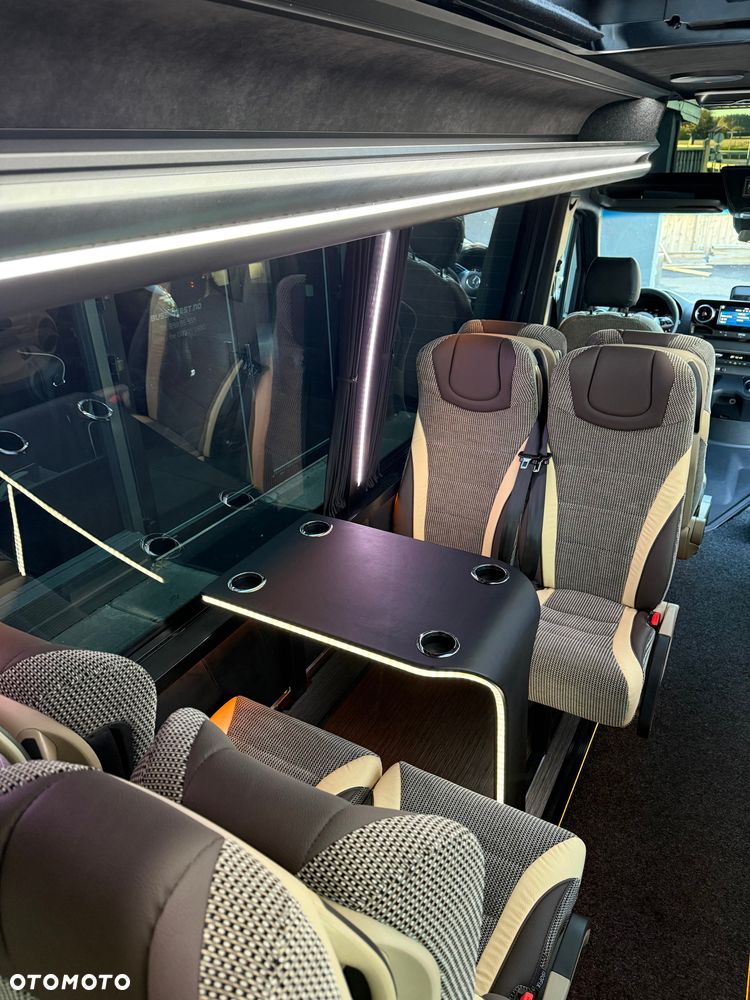 Mercedes-Benz Sprinter 519 - 32