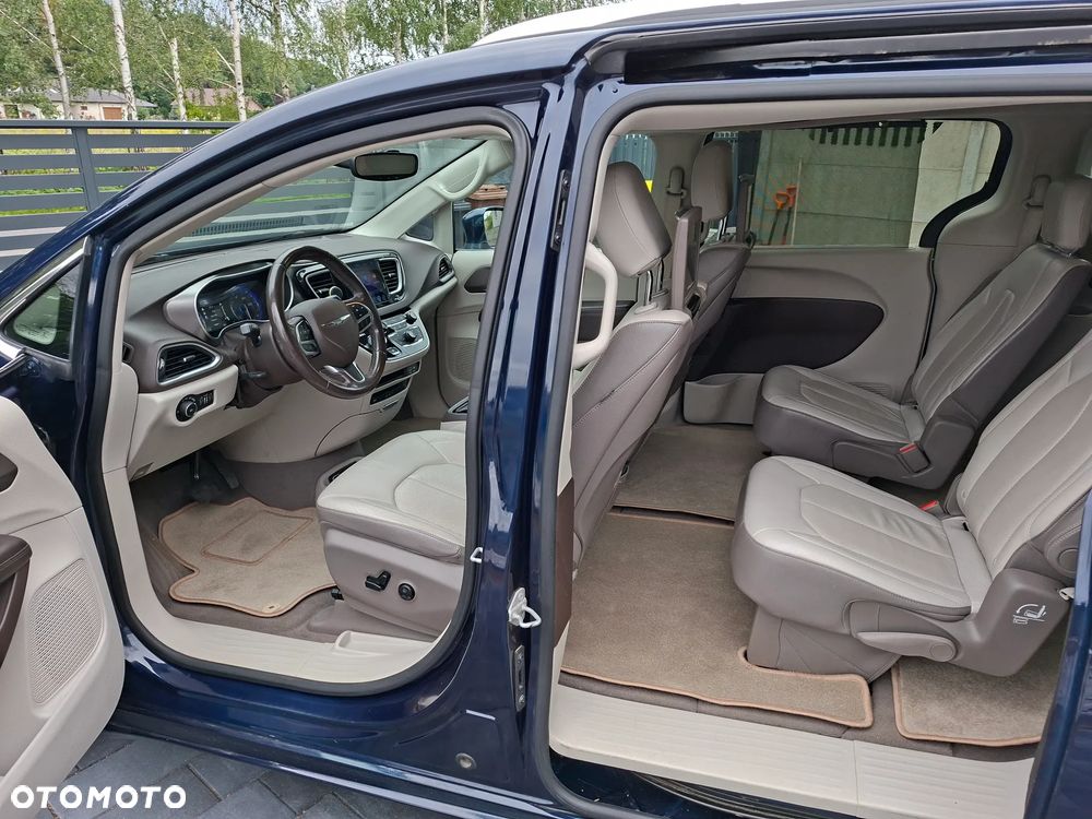 Chrysler Pacifica - 18