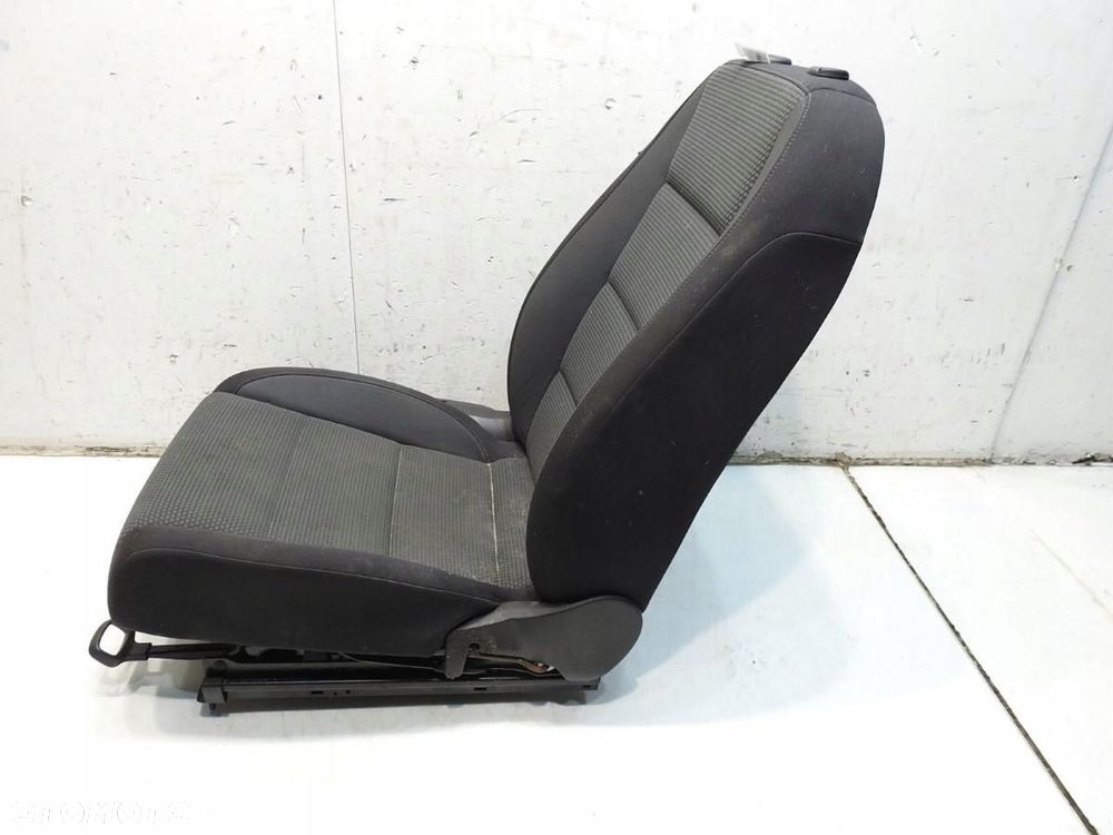 FOTEL PRAWY PRZÓD VW GOLF VI 5D - 3