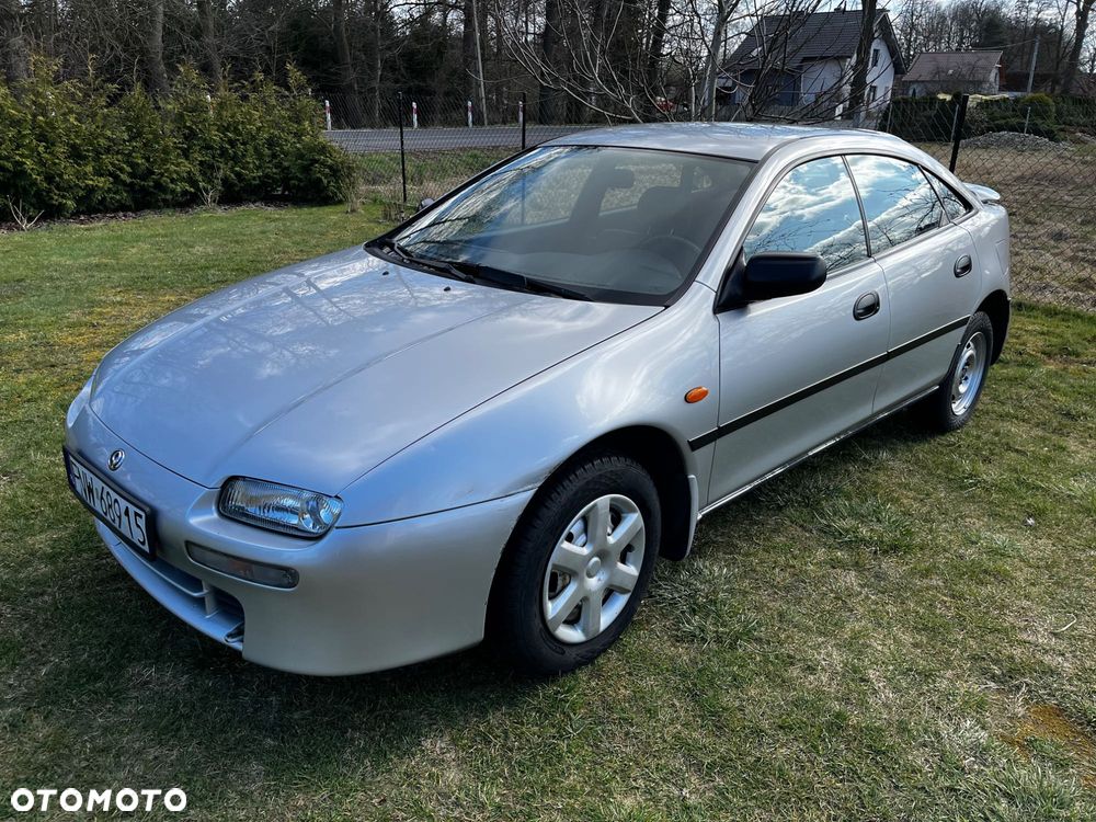 Mazda 323F - 1