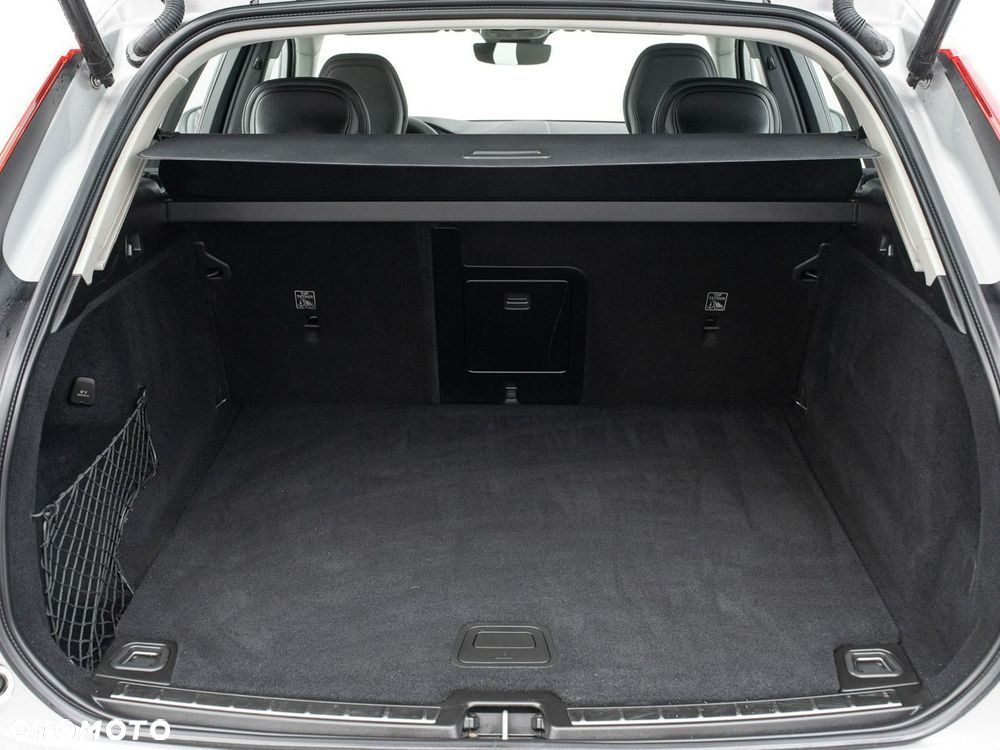 Volvo XC 60 B4 B Plus Bright - 26