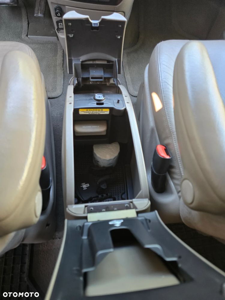 Chrysler Grand Voyager 3.3L Limited - 25