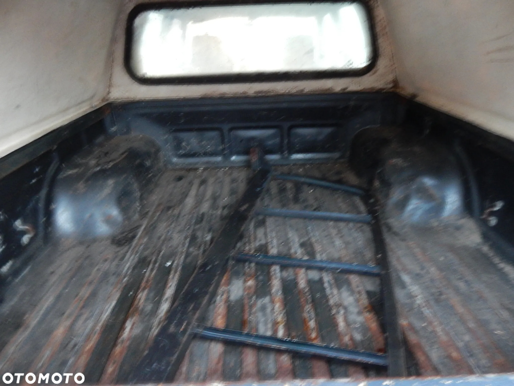Toyota Hilux 4WD DLX - 19