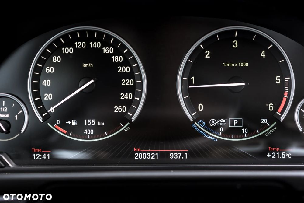 BMW Seria 5 520d xDrive - 14