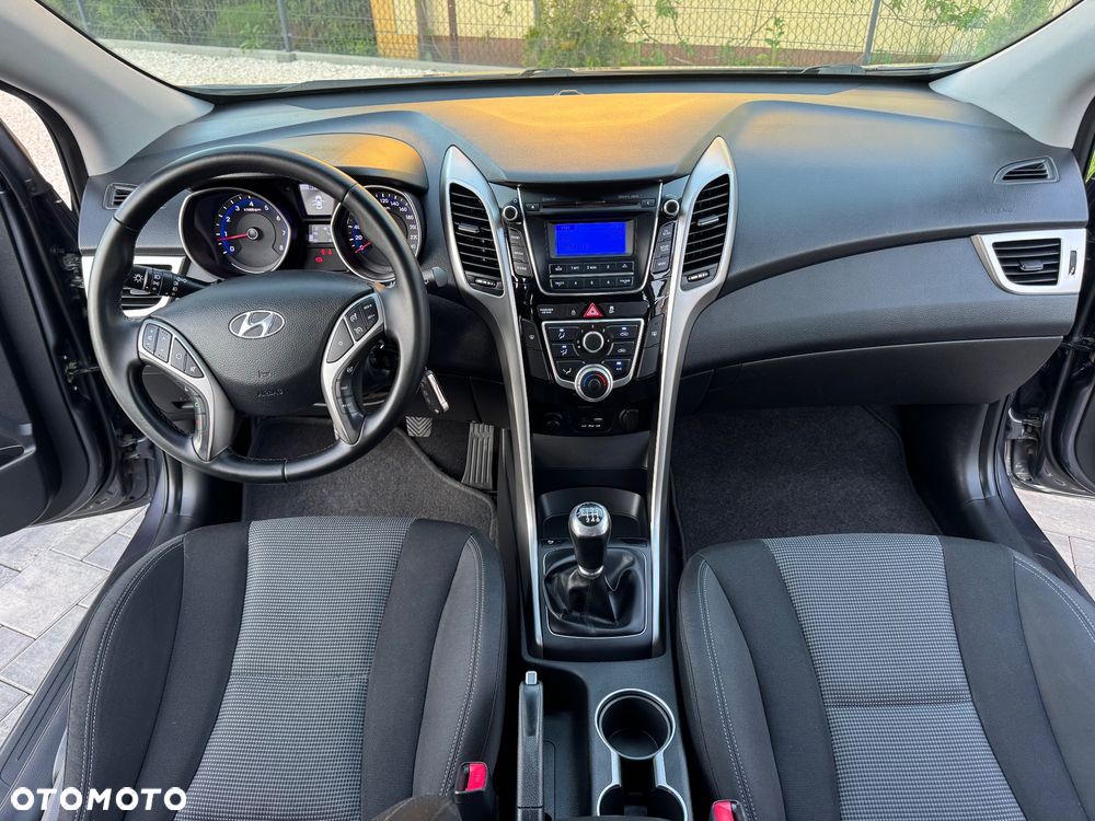 Hyundai i30 1.6 Comfort - 23