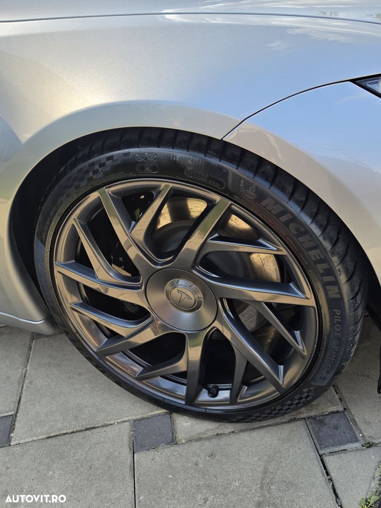 Tesla Model S Long Range - 7