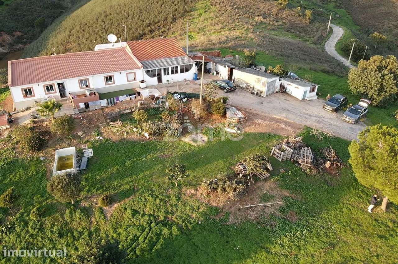 Fantástica Moradia V3 + Terreno e Garagem em Caniné, Silves - Grande imagem: 2/34