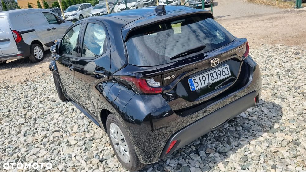 Toyota Yaris - 16