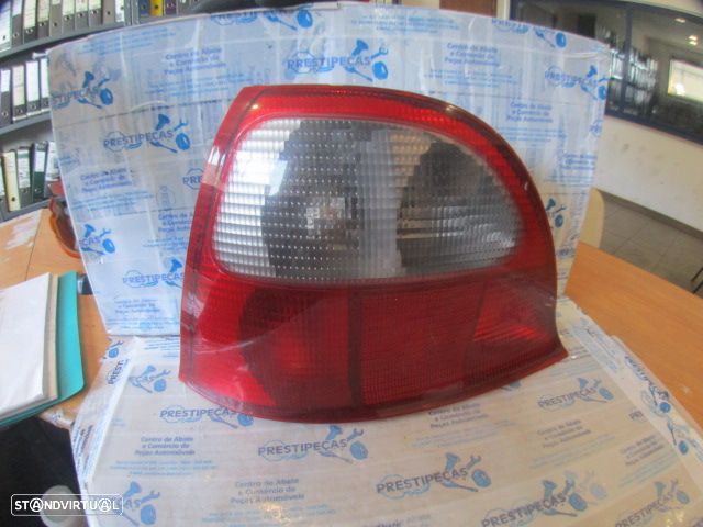 Farol Tras Stop2890 ROVER 25 2000 1.4 105CV 3P CINZA ESQ BRITAX - 1