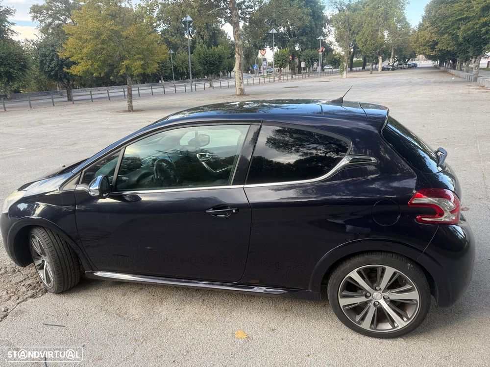 Peugeot 208 - 4