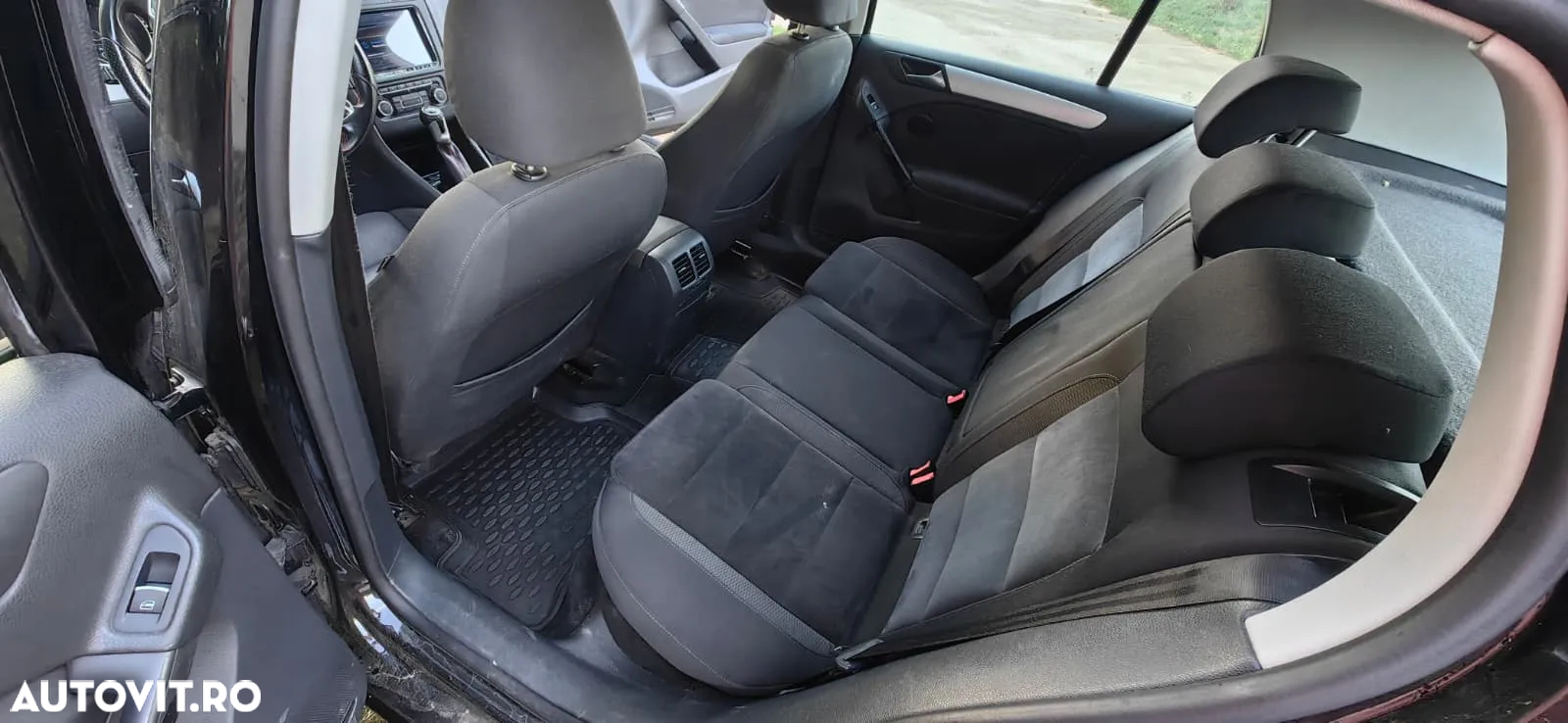 Volkswagen Golf - 5