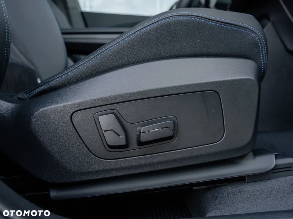 BMW X1 sDrive18d - 13