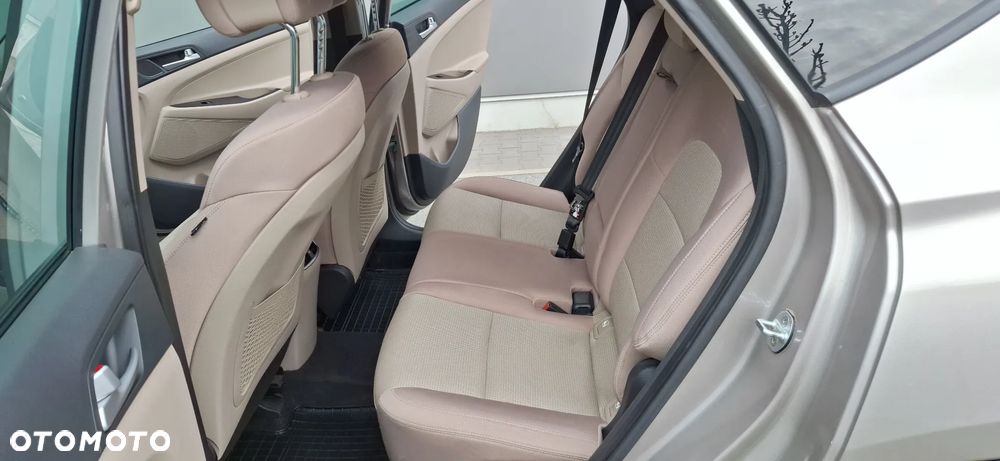 Hyundai Tucson 1.6 GDI BlueDrive Comfort 2WD - 27