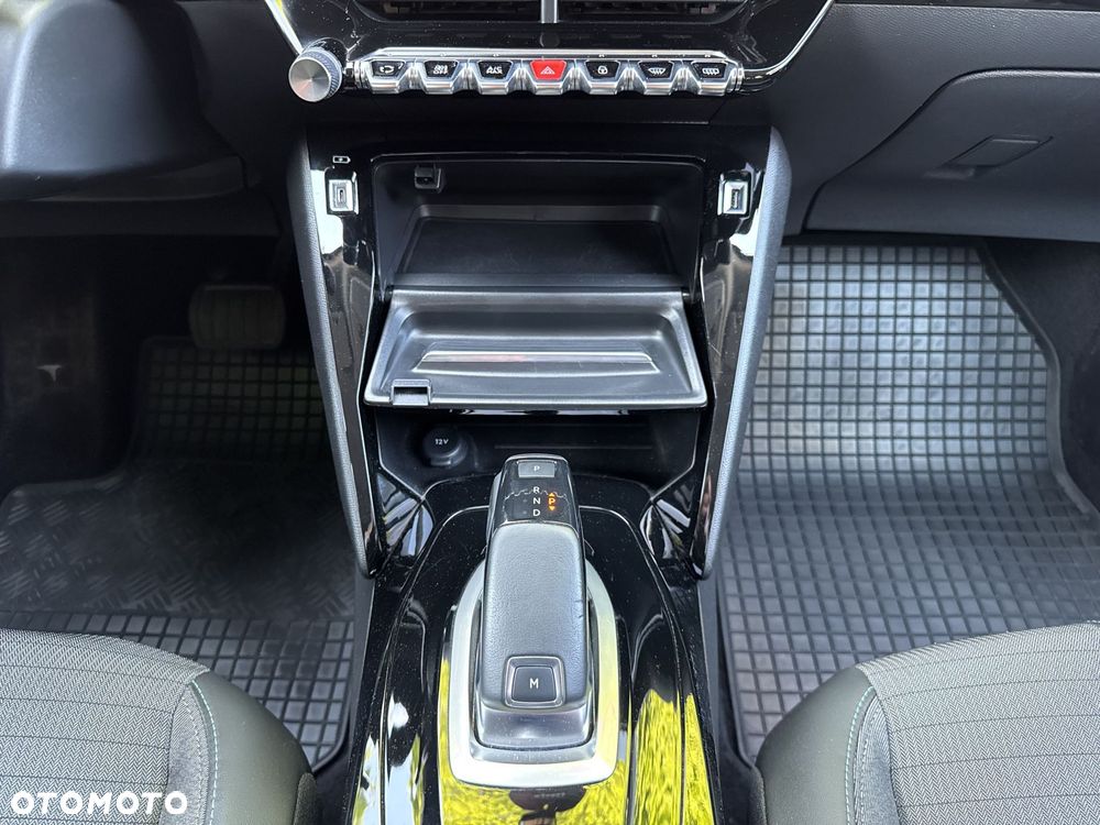 Peugeot 2008 1.2 PureTech Allure Pack S&S EAT8 - 29