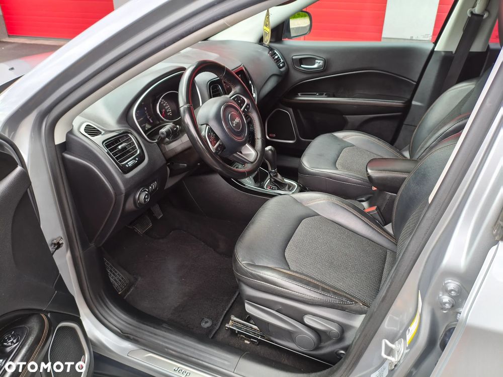 Jeep Compass - 23