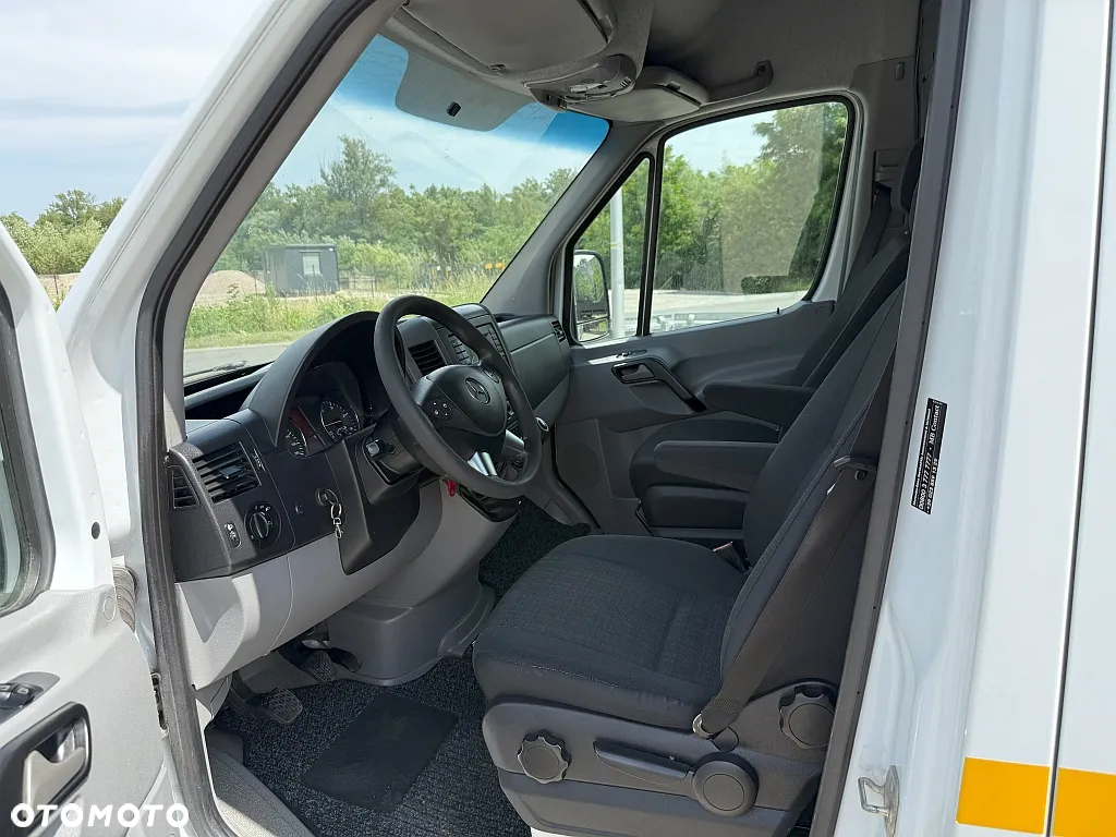 Mercedes-Benz SPRINTER - 11