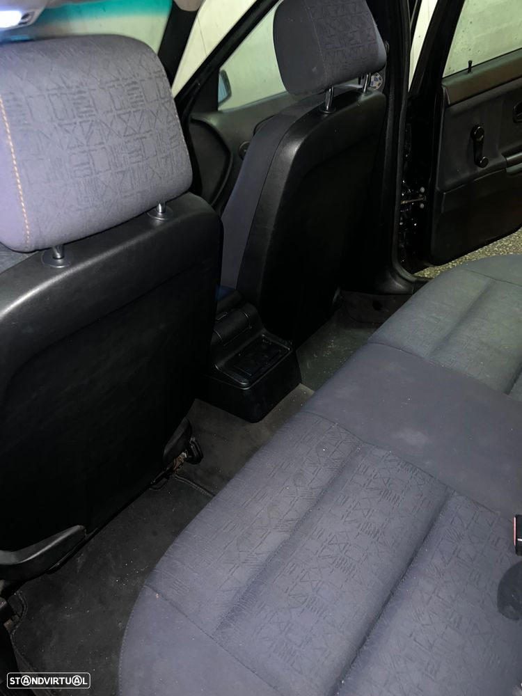 BMW 318 tds Touring - 5