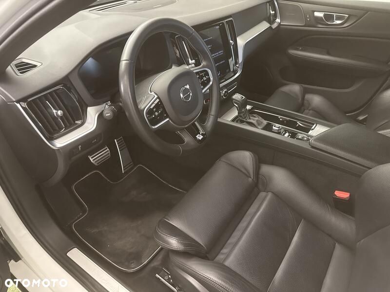 Volvo S60 T4 R-Design - 10