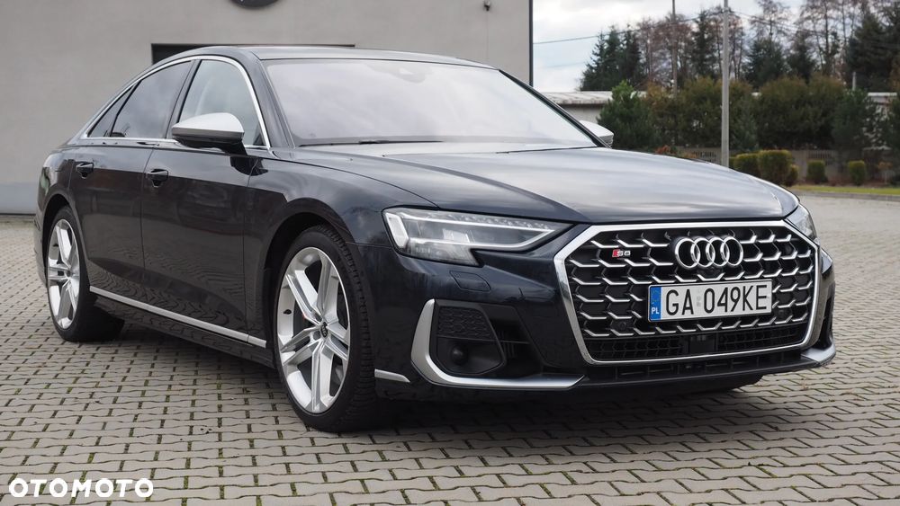Audi S8 - 2
