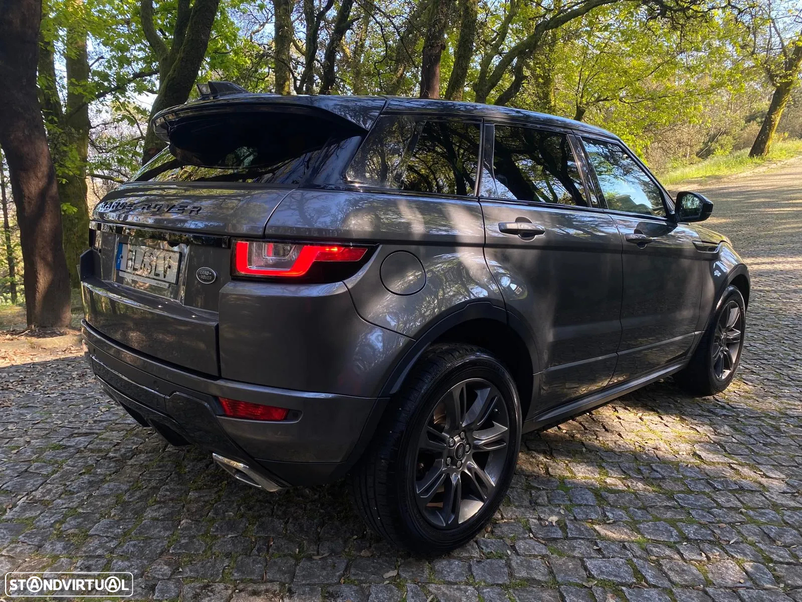 Land Rover Range Rover Evoque 2.0 D180 AWD R-Dynamic HSE Auto - 3