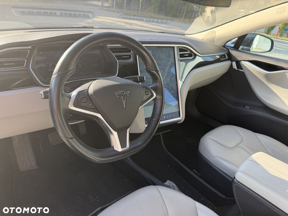 Tesla Model S Standard - 12