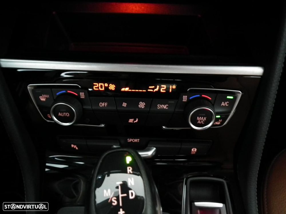 BMW 216 Active Tourer d Line Luxury Auto - 25