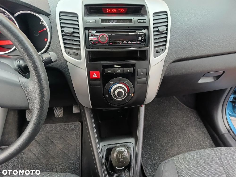 Kia Venga 1.4 CVVT Vision - 9