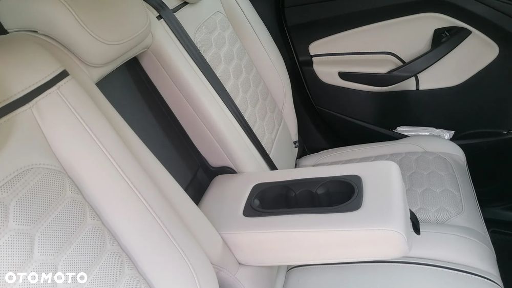 Ford Kuga Vignale 2.0 TDCi AWD - 11