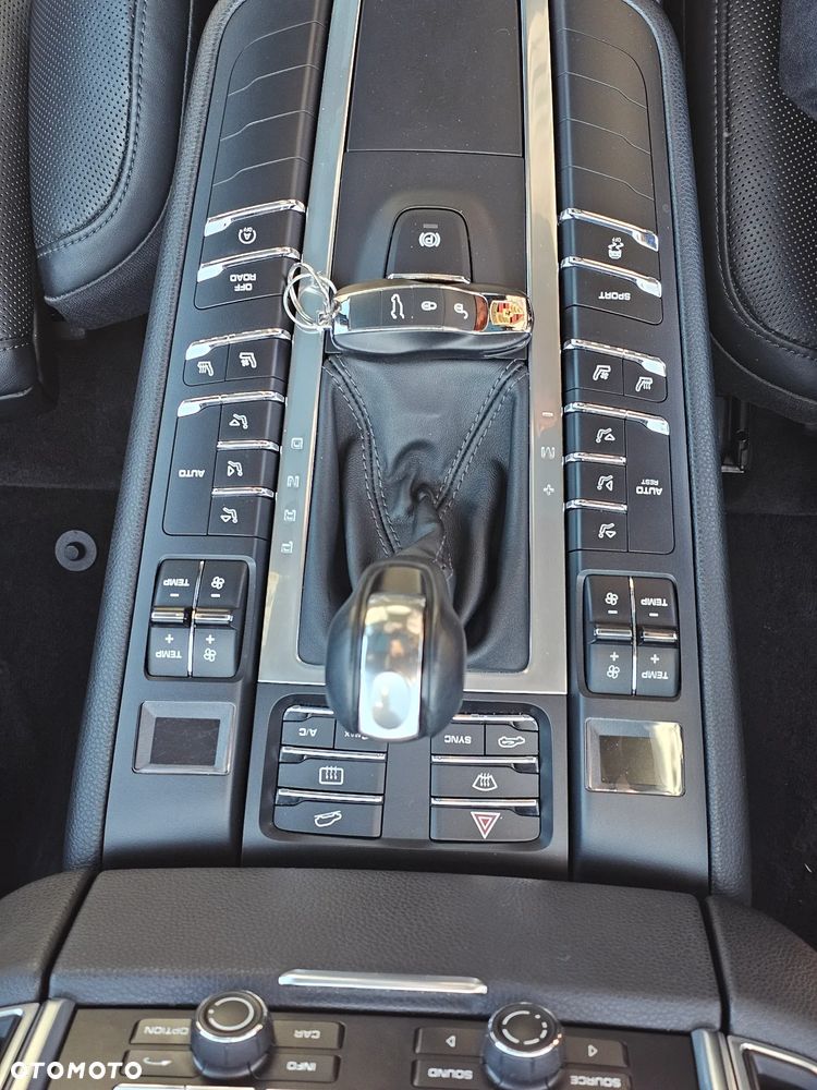 Porsche Macan S - 16