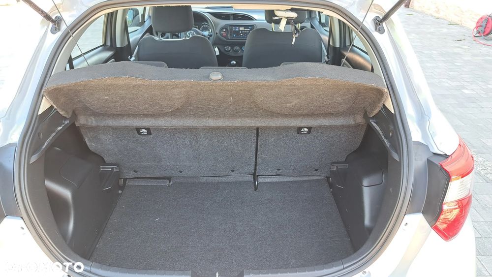 Toyota Yaris 1.5 Dynamic - 16