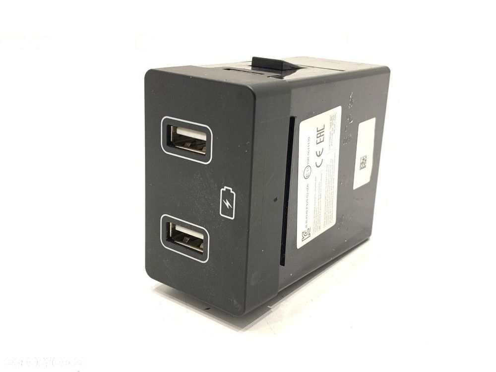 GNIAZDO USB  HYUNDAI TUCSON (NX4E, NX4A) 2020 - 2022 1.6 T-GDi 110 kW [150 KM] benzyna 2021 - 2022 - 1