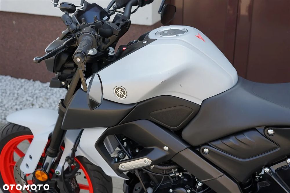 Yamaha MT - 27