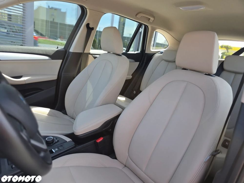 BMW X1 sDrive16d xLine - 34