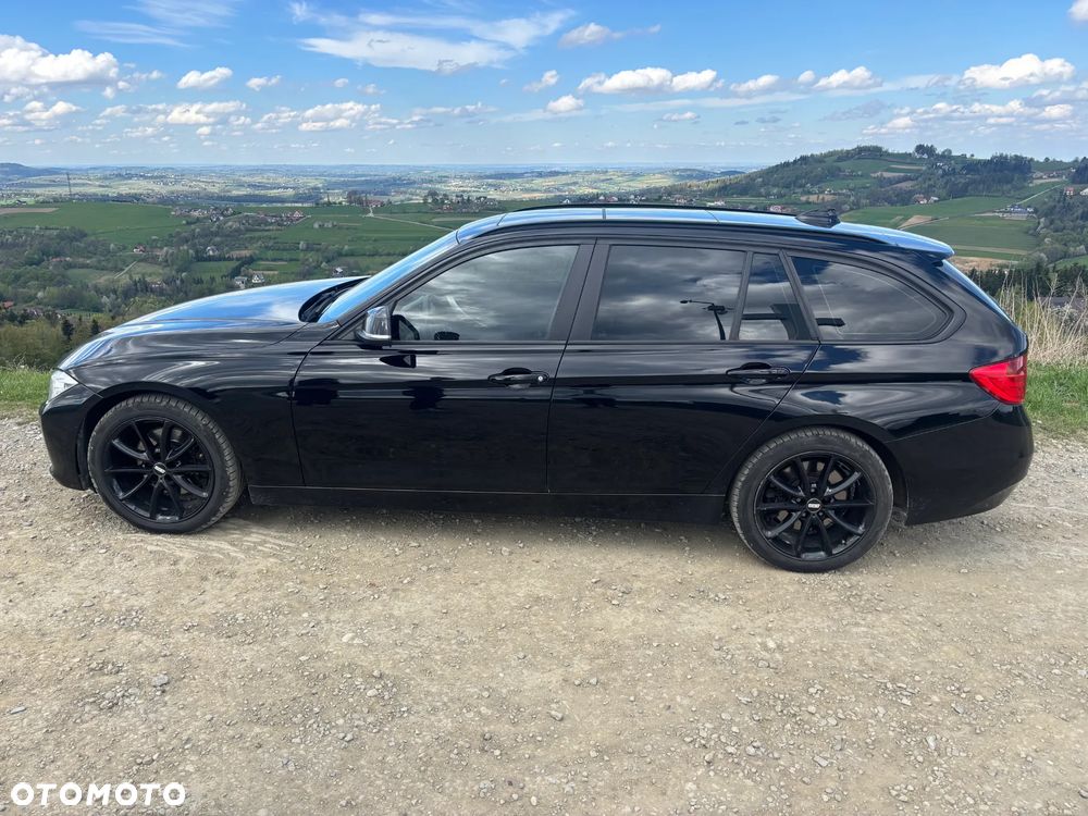 BMW Seria 3 330d xDrive - 4