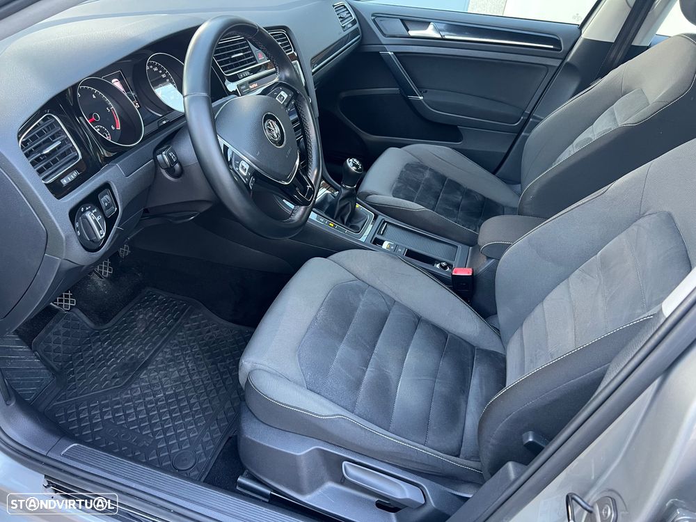 VW Golf 1.6 TDi Highline - 6
