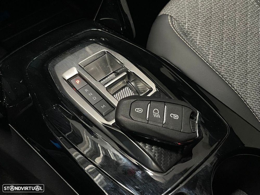 Peugeot 2008 1.2 PureTech Allure EAT8 - 21