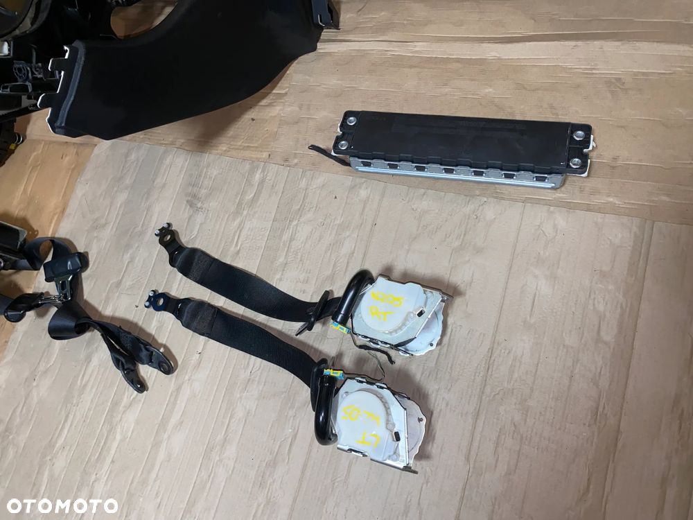 Deska rozdzielcza konsola Mercedes C-Klasa W205 coupe cabrio 2015r OE - 3