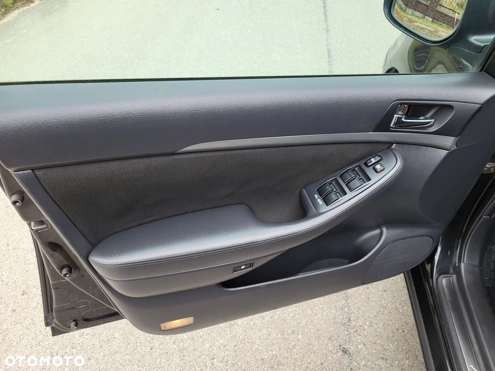 Toyota Avensis 1.8 VVT-i Executive - 13