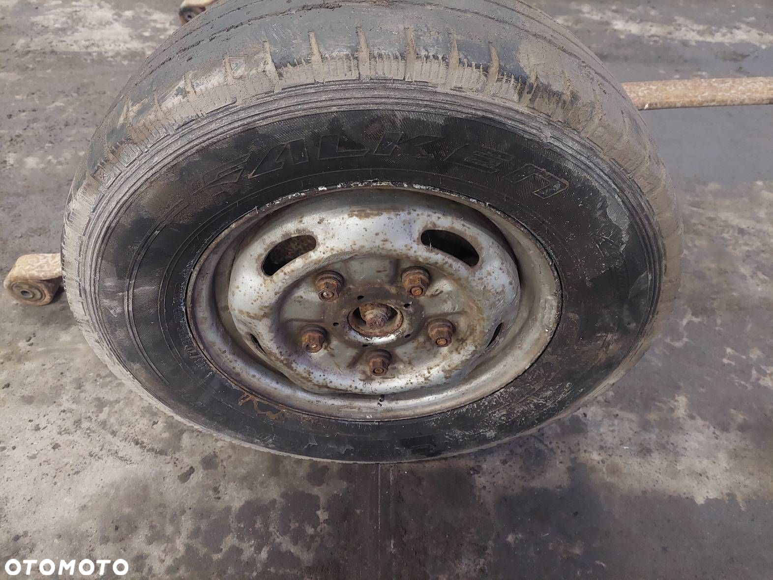 OŚ BELKA ZAWIESZENIA TYŁ + RESORY + KOŁA NA PRZYCZEPKĘ FORD TRANSIT V - 7