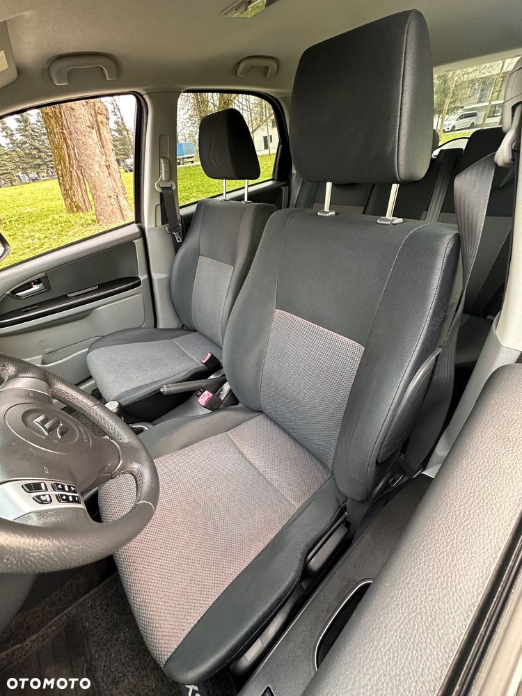 Suzuki SX4 1.9 DDiS DPF 4x4 Comfort - 17