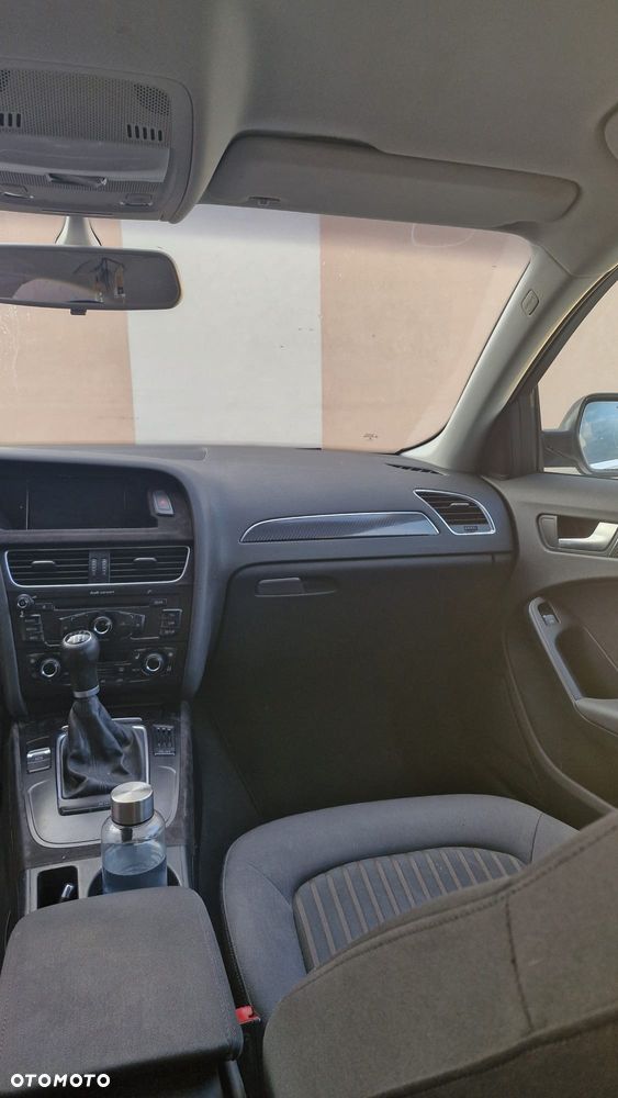 Audi A4 Limousine - 12