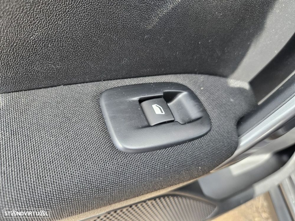 Peugeot 2008 1.2 PureTech Active - 44