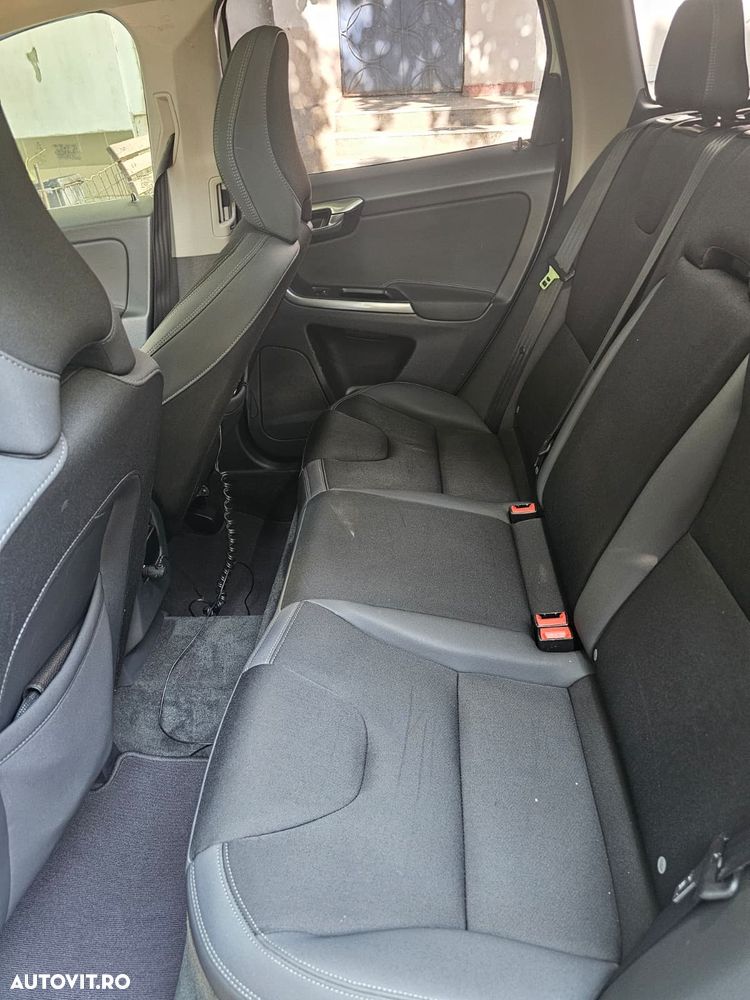 Volvo XC 60 D4 Geartronic Summum - 8