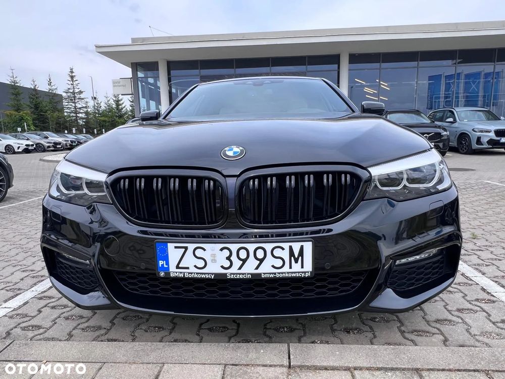 BMW Seria 5 520d M Sport - 8