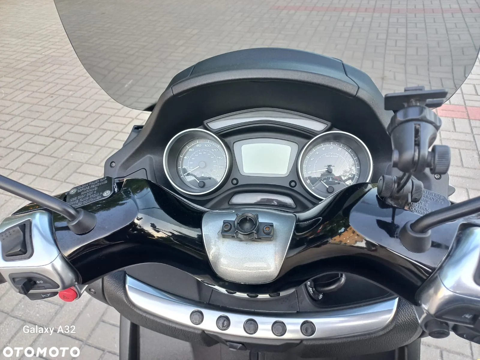Piaggio MP-3 - 9