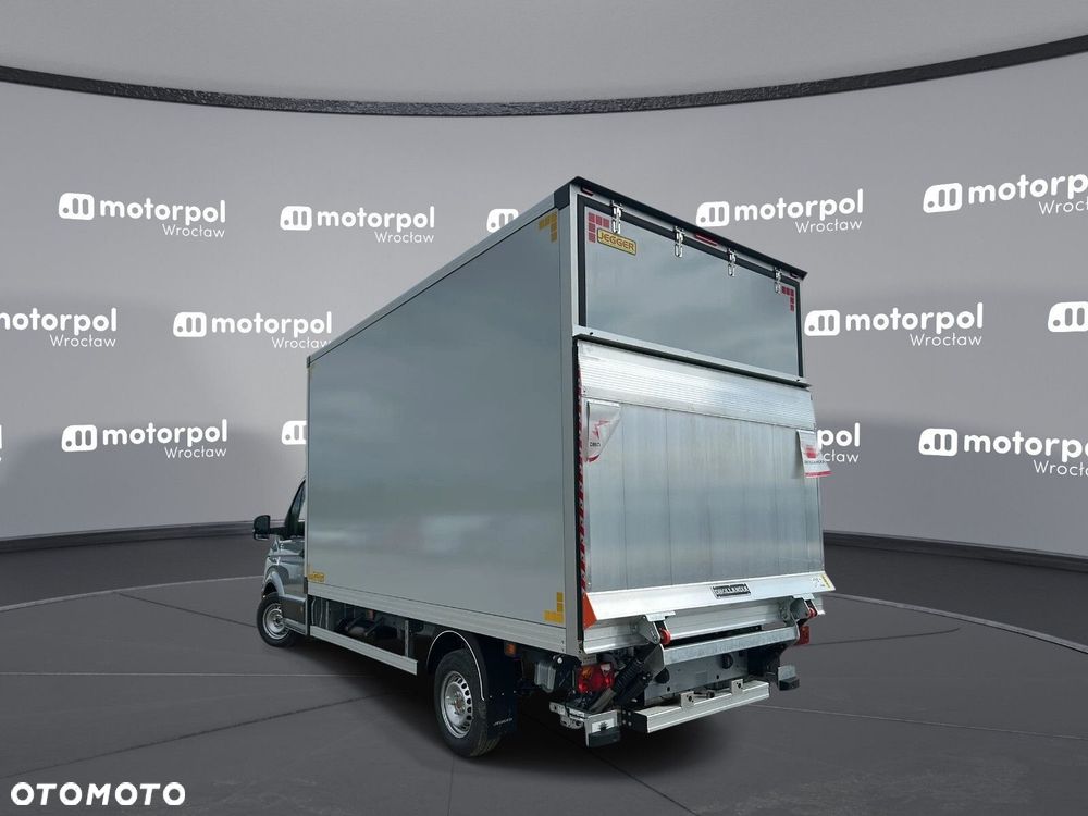 Volkswagen Crafter KONTENER+WINDA/AUTOMAT/35 Podwozie z pojedynczą kabiną 2,0 l 163 KM manual r. o.: 4490 mm - 7