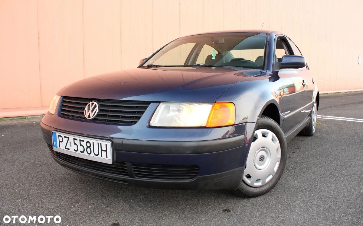 Volkswagen Passat 1.6 GL - 1