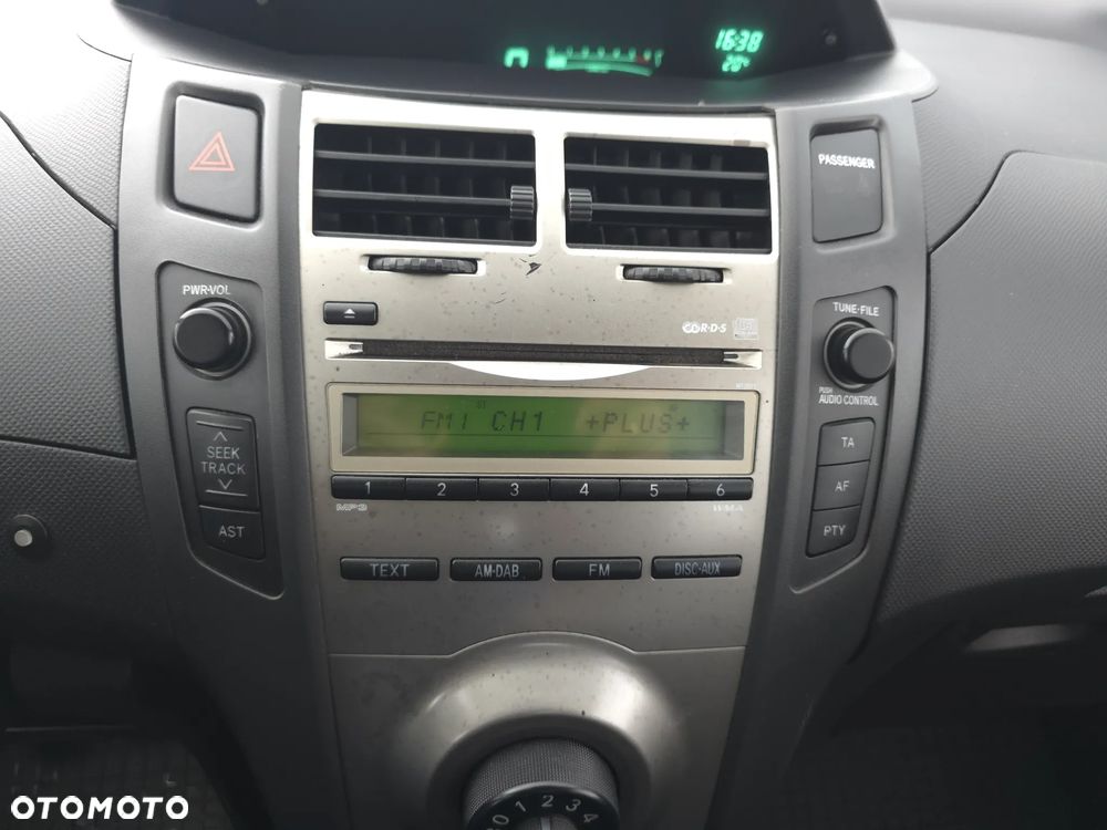 Toyota Yaris 1.4 D-4D Luna EU5 - 24