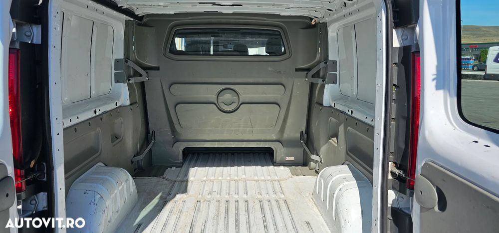 Opel Vivaro - 9